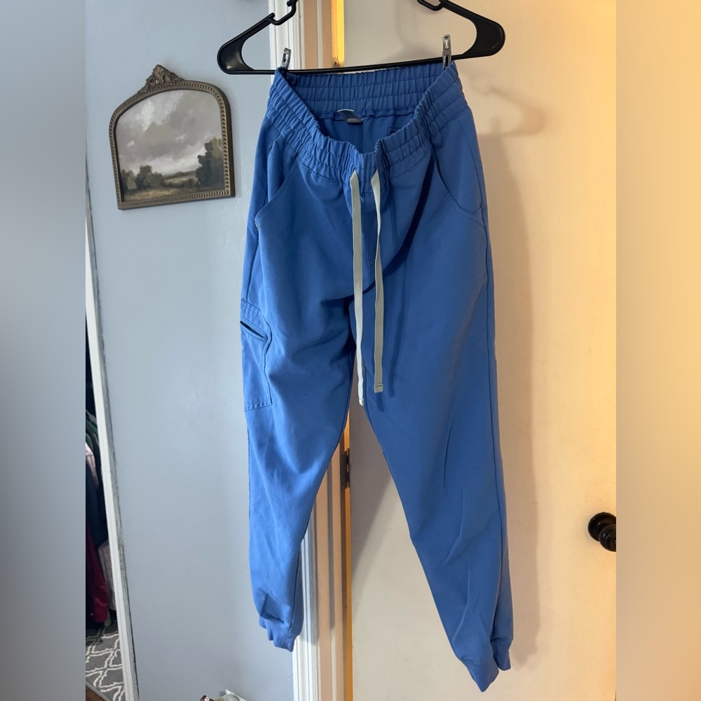 Figs jogger scrubs in ceil blue